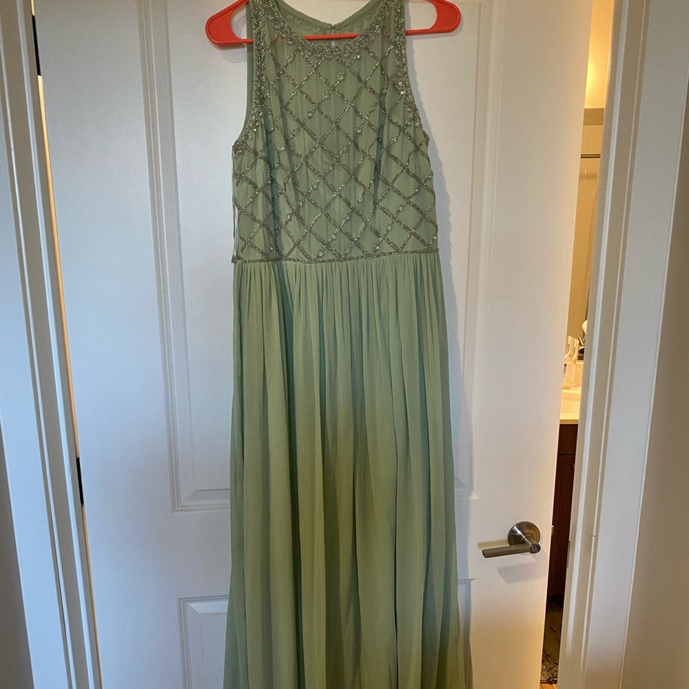 NWT - Never Worn Adrianna Pappell - SLVSS Bead Bodice Chiffon Gown
